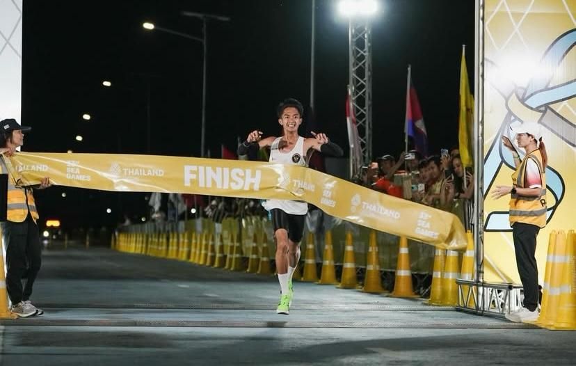 Sepatu Juara Marathon SEA Games 2025 Diborong Raffi Ahmad, Robi Syianturi Salurkan Donasi ke Aceh
