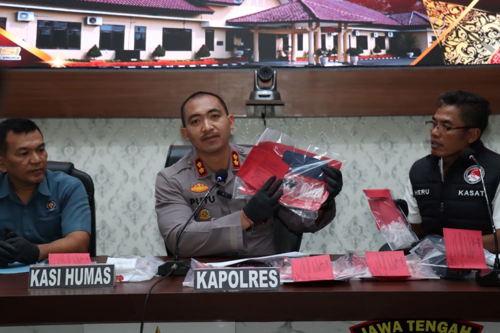 Polres Kebumen Bongkar Jaringan Narkoba, 216 Gram Sabu dan Puluhan Ekstasi Diamankan