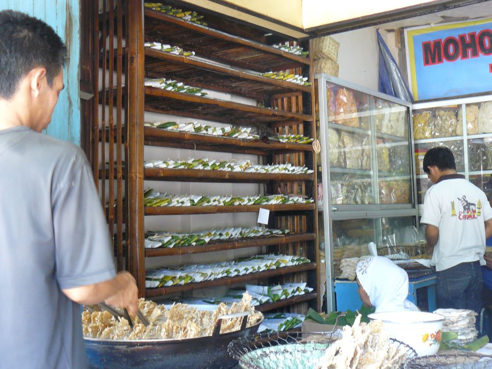 Pusat Kuliner Mendoan Sawangan, Bertahan dalam Kesederhanaan di Tengah Gempuran Kuliner Modern