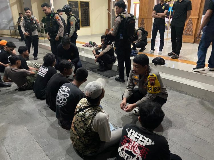 Sepuluh Pemuda Diamankan Polisi Usai Aksi Vandalisme di Solo, Ditemukan Obat Penenang hingga Senjata Tajam
