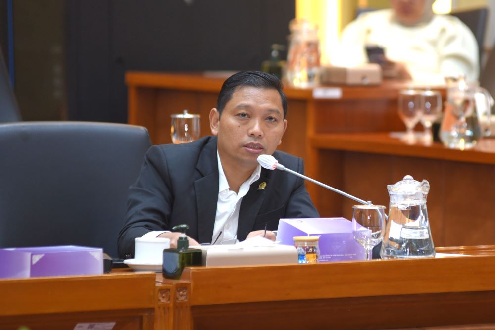 DPR Ingatkan Praktik PHK untuk Hindari THR, Kasus Mie Sedaap Jadi Sorotan