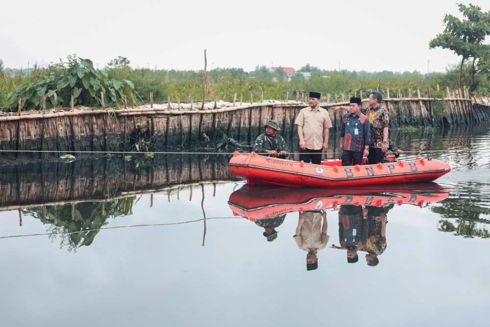 Tanggul Jebol Picu Banjir di Pekalongan, Pemprov Jateng Siapkan Penanganan Terpadu dan Normalisasi Sungai