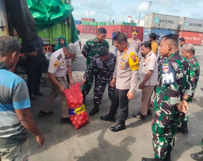 Polrestabes Semarang Gagalkan Penyelundupan Bawang Bombay 133,5 Ton di Pelabuhan Tanjung Emas