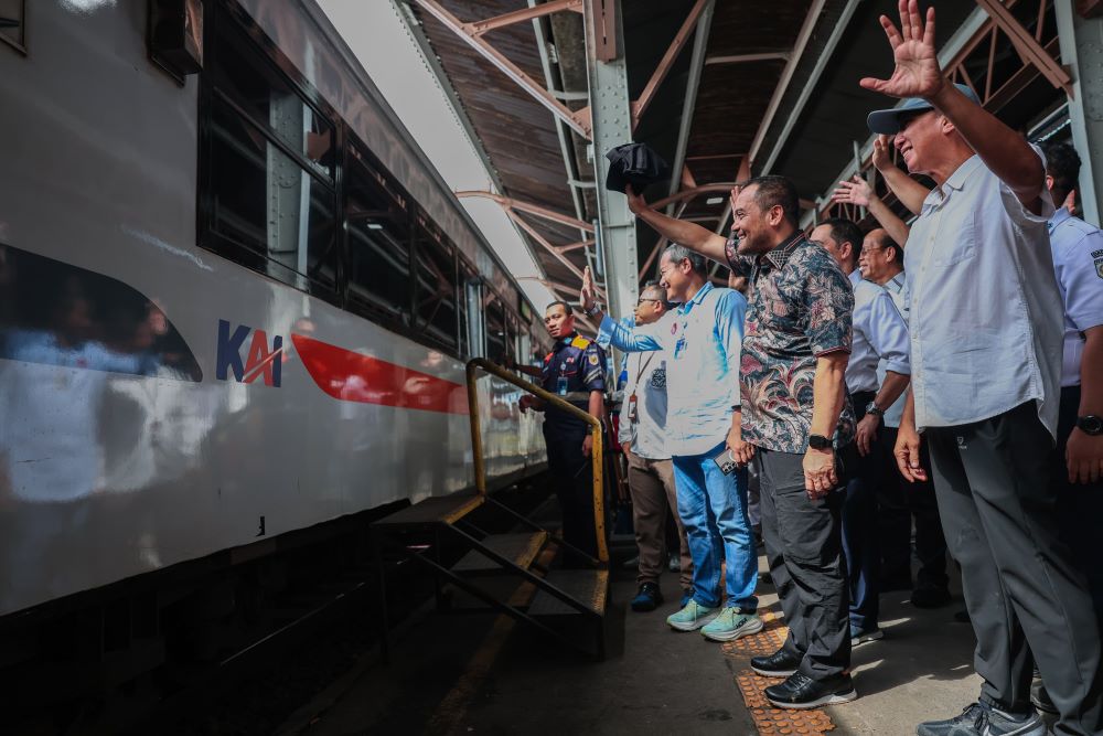 Balik Rantau Tanpa Biaya, Ratusan Warga Jateng Kembali ke Perantauan Naik Kereta dari Semarang