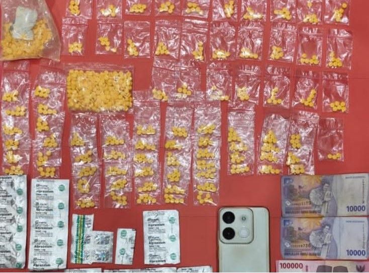 Satresnarkoba Polresta Banyumas Bongkar Peredaran Obat Terlarang di Wangon, Ribuan Pil Siap Edar Disita