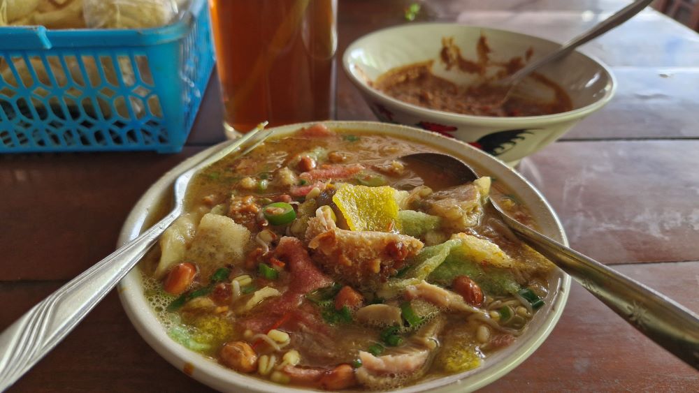 Soto Sutri Sokaraja, Bukti Rasa Autentik Tak Butuh Lokasi Strategis