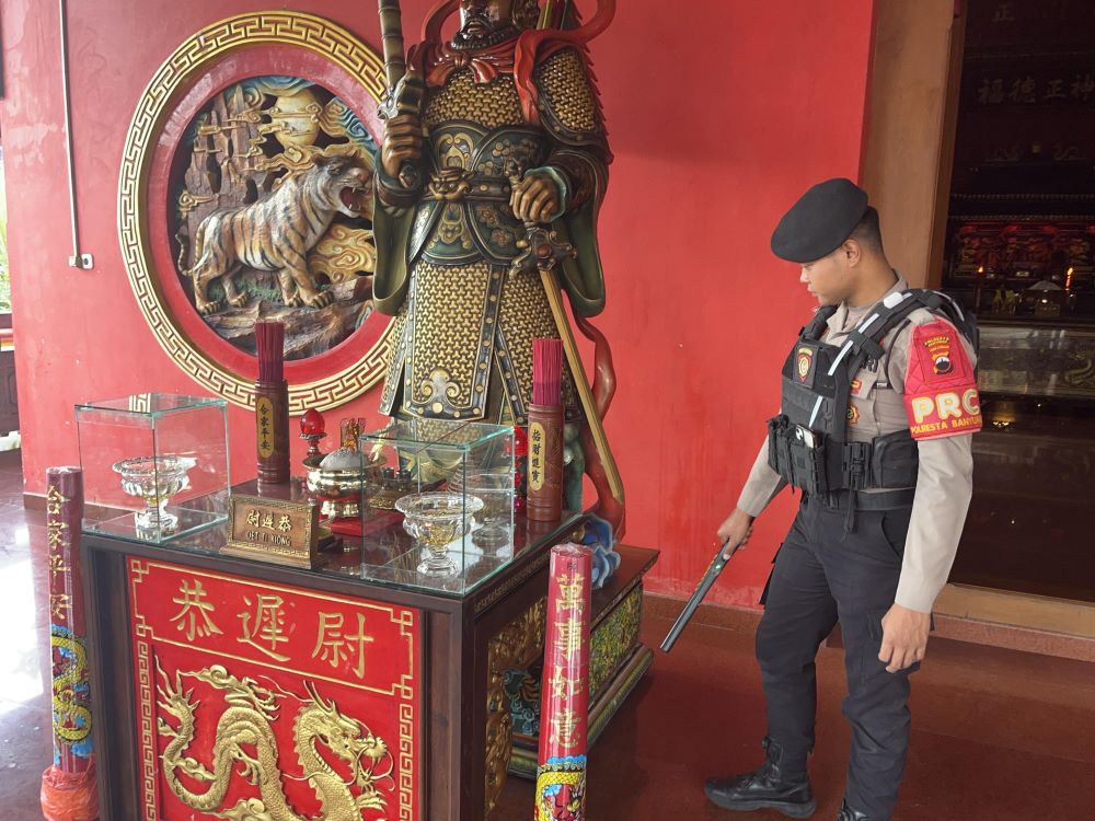 Polresta Banyumas Sterilisasi Klenteng, Pastikan Perayaan Imlek 2577 Kongzili Aman