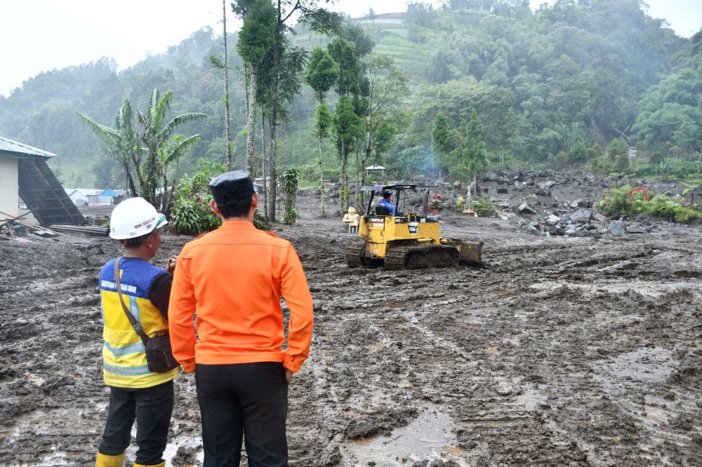 Pascabanjir, Pemkab Purbalingga Buka Akses Terisolasi dengan Armada Alat Berat
