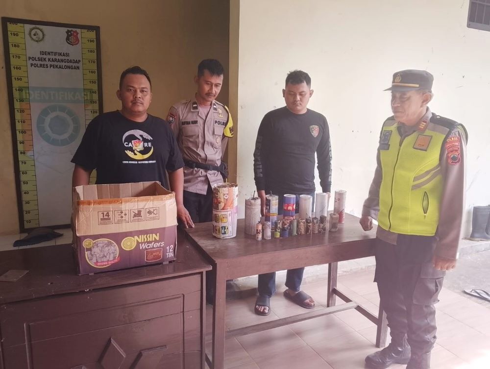 Patroli Polsek Karangdadap Sita 17 Petasan, Antisipasi Gangguan Kamtibmas Lebaran