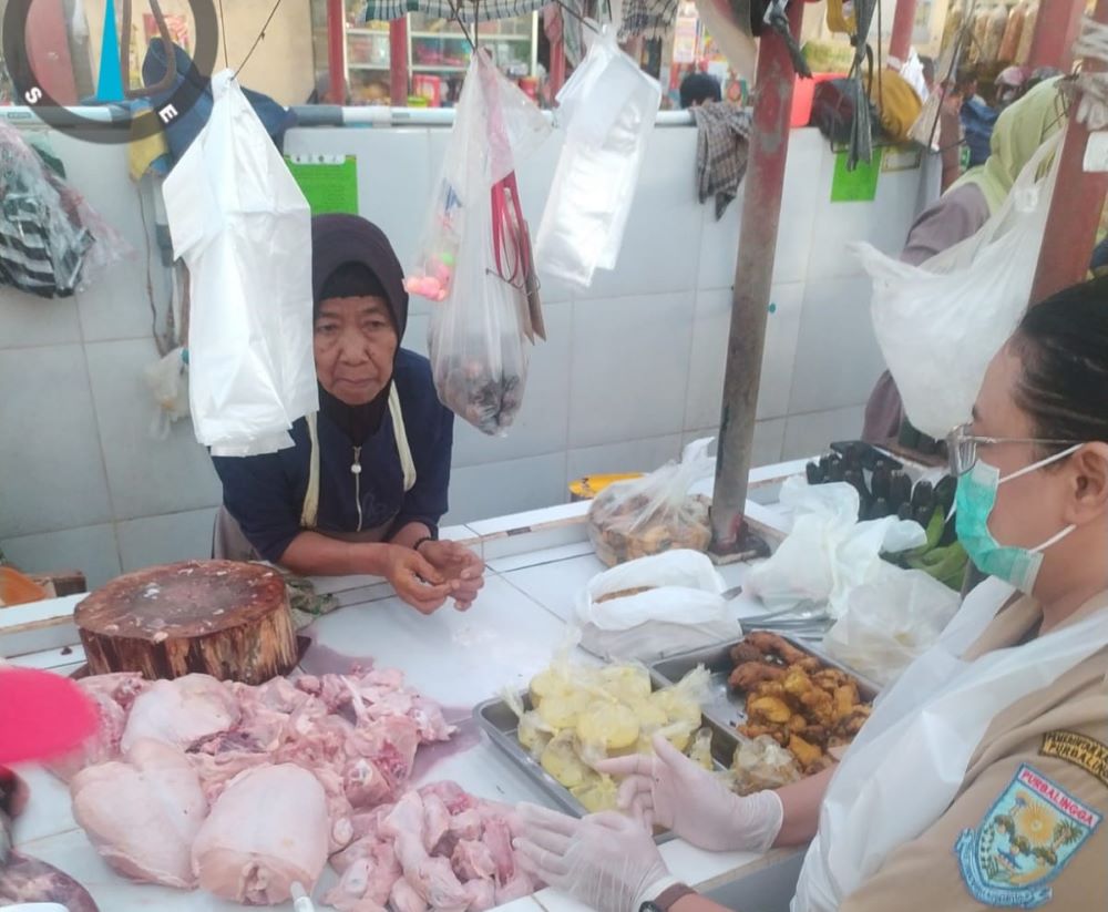 Jelang Lebaran, DPPP Purbalingga Pastikan Daging dan Telur di Pasar Bukateja Aman Dikonsumsi