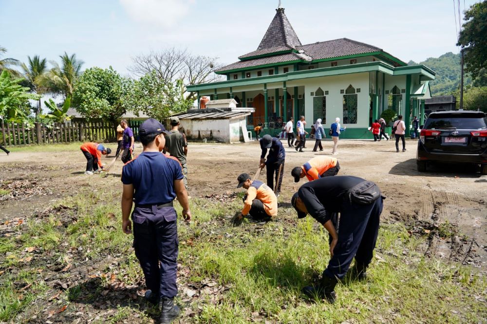 Sambut Ramadan, Pemkab Kebumen Kerahkan Puluhan OPD Bersihkan Masjid
