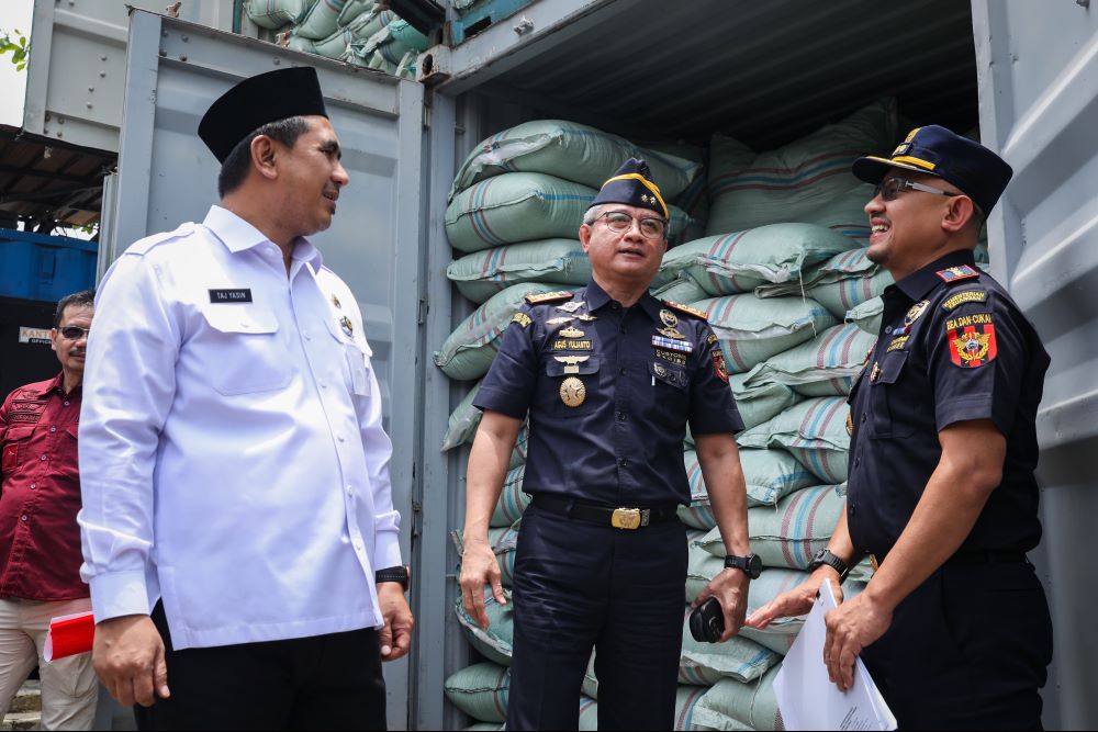 Bea Cukai Gagalkan Penyelundupan 90 Ton Kratom di Tanjung Emas