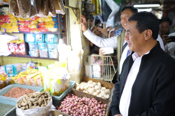 Pemerintah Jamin Stok Pangan Aman pada Natal 2025 dan Tahun Baru 2026