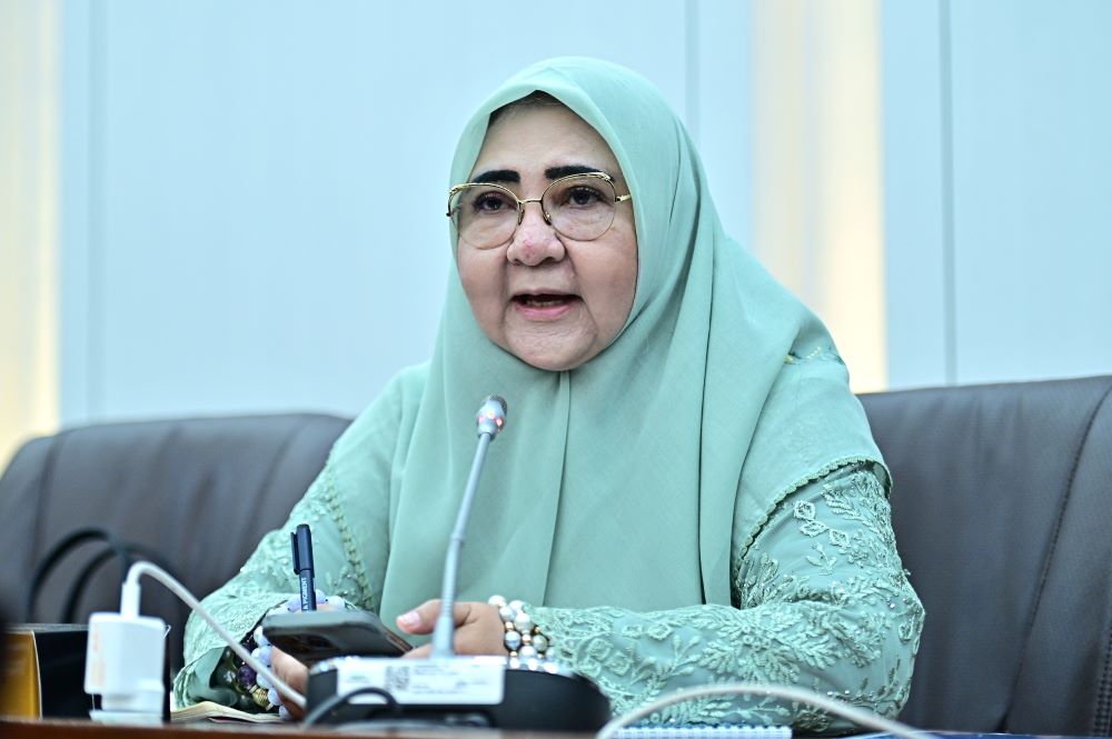 DPR Ingatkan Risiko Panic Buying BBM, Pemerintah Diminta Perjelas Informasi Stok Nasional